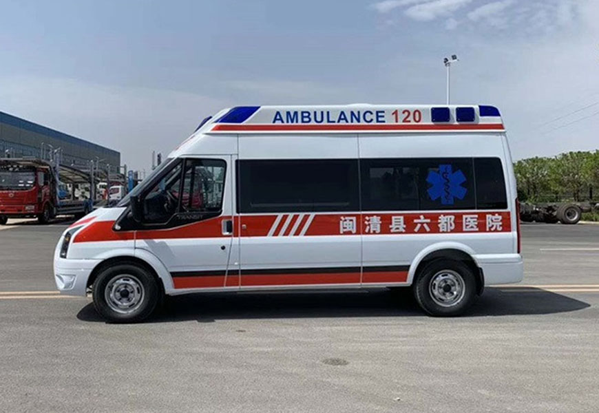 國(guó)六福特V348長(zhǎng)軸高福星頂救護(hù)車(chē)
