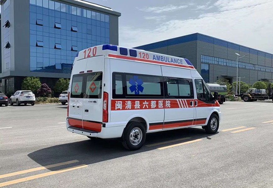 國(guó)六福特V348長(zhǎng)軸高福星頂救護(hù)車(chē)