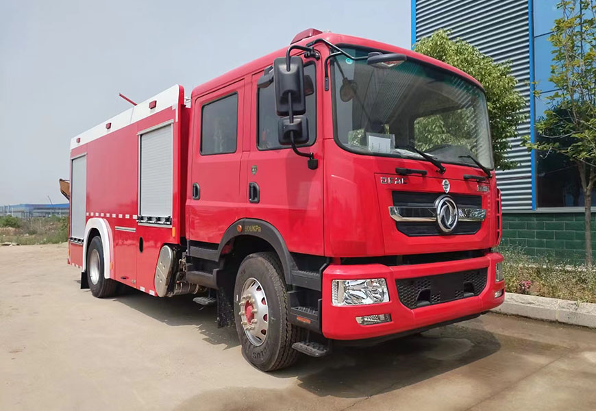 國(guó)六東風(fēng)6噸多利卡D9水罐消防車
